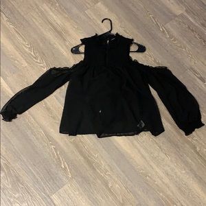 Black open sleeve American Eagle shirt